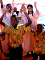 e Hope Children's Choir led the praise and worship.