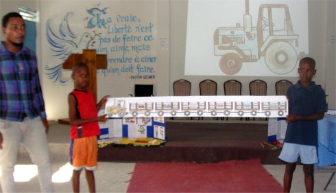 Follow Me Kids Discipleship Training introducing the Follow Me childrens curriculum reaching Haiti in French