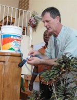 Pastor Paul Hurst from Coral Ridge Presbyterian Church in Florida joined the team in Bon Repos at the Yolanda Thervil Foundation to assist with the Sawyer Point One Water filters.