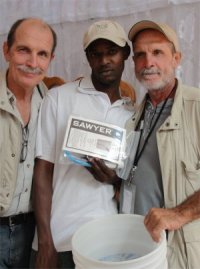 Danny Warren, the founder of One Village Planet joined the team in Bon Repos at the Yolanda Thervil Foundation to assist with the Sawyer Point One Water filter distribution 